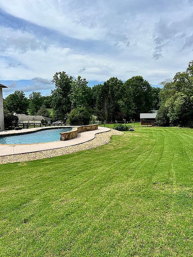 Photo of 4 Crepe Myrtle Dr, Newnan, GA