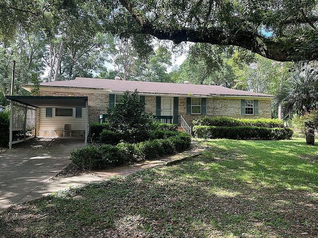Photo of 2025 Autumn Ln, Tallahassee, FL