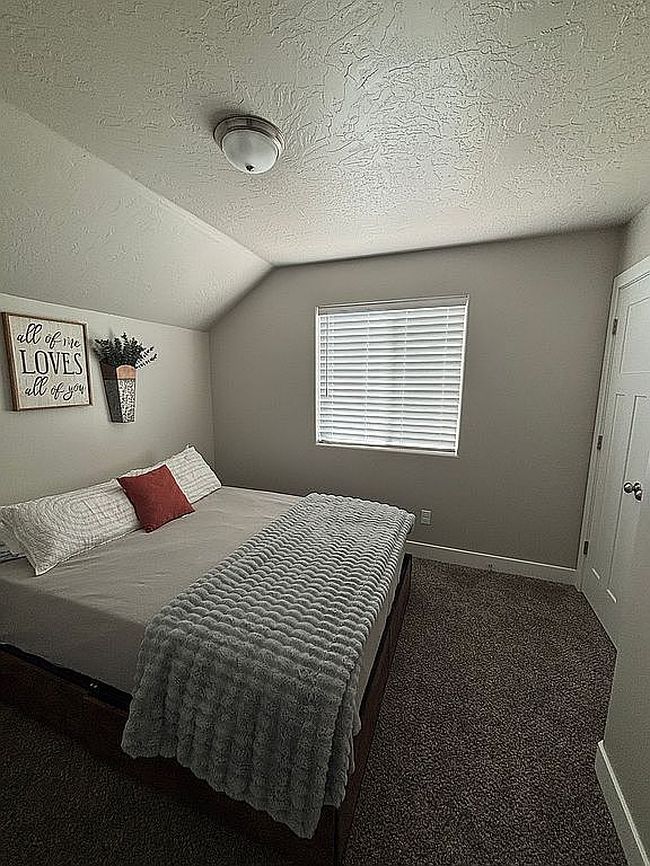 Image of 3186 W 1675 N #D