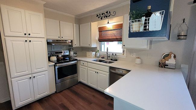 Additional photo 3 of property located at 9 Lakeview Dr