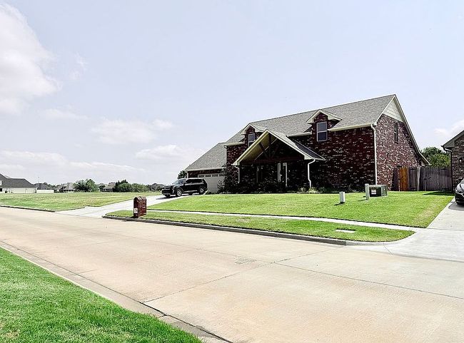 Photo of 7904 Nw Taylors Lndg
