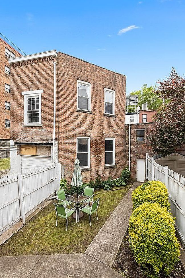 Photo of 342 Carroll St, Brooklyn, NY