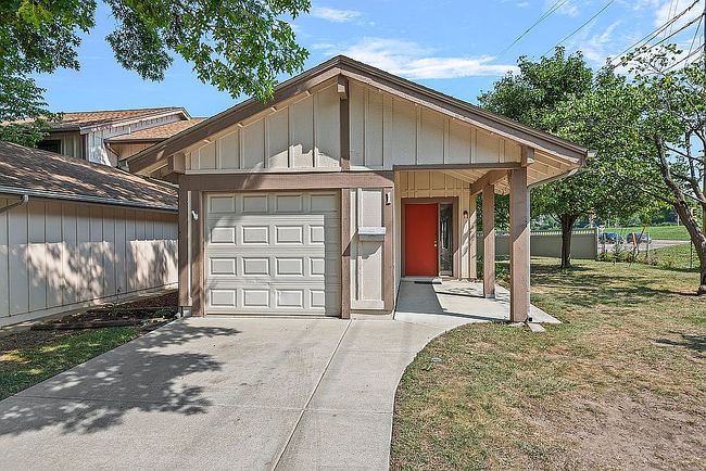 Photo of 1 Redwood Ln, Springfield, IL