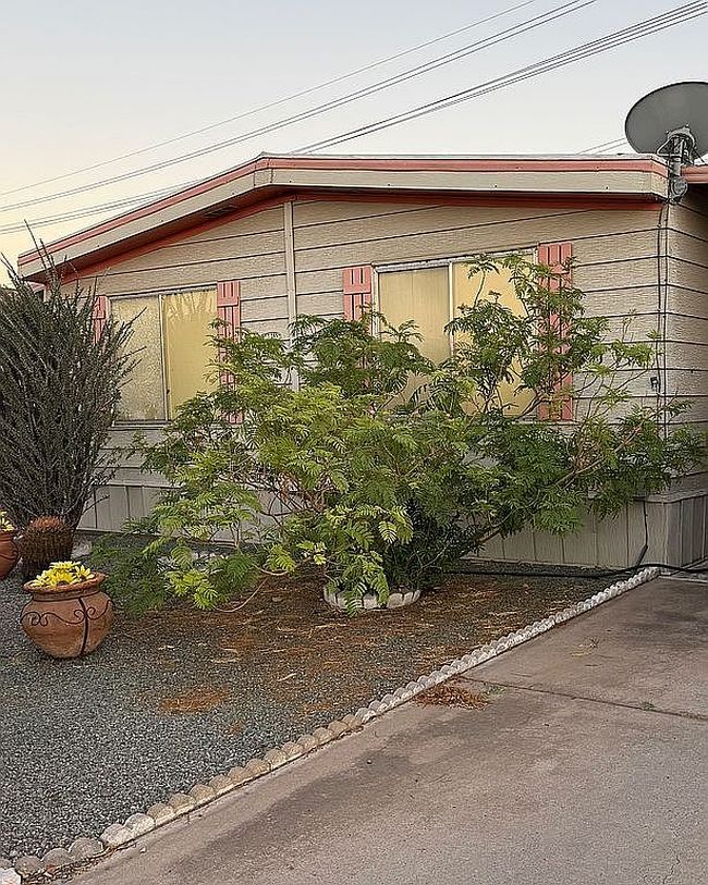 Preview of property located at 201 S Greenfield Rd #36