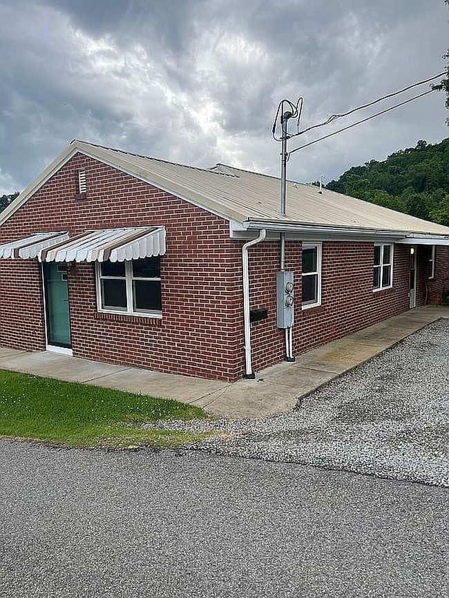 Photo of 803-805 Kunst Dr #2, Weston, WV