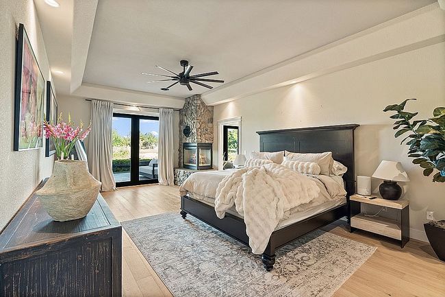 Photo of 828 Saint Andrews Way, Eagle Point, OR