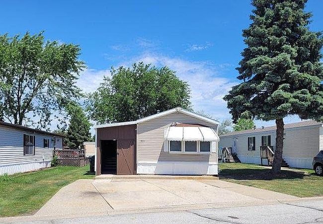 Photo of 521 Maureen Ct
