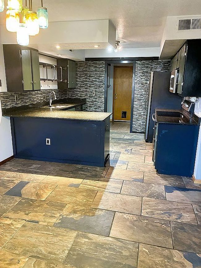 Image of 6908 White Pine Pl Ne