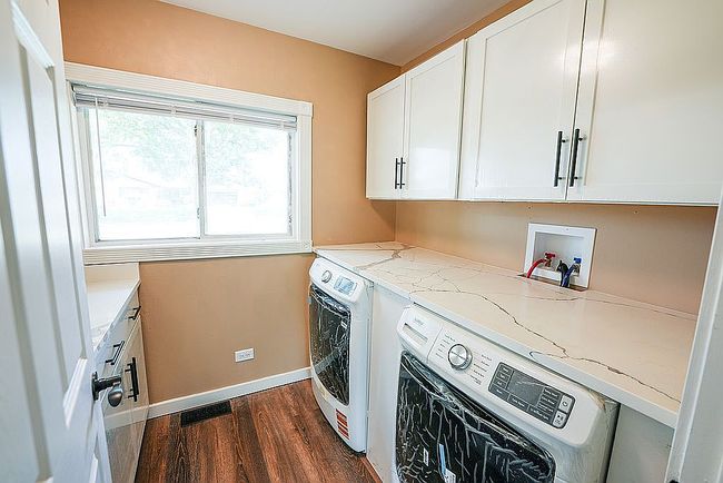Photo of 319 W Central Ave, Lombard, IL