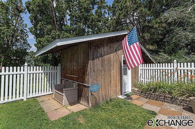 Photo of 1836 W 43rd St, Davenport, IA