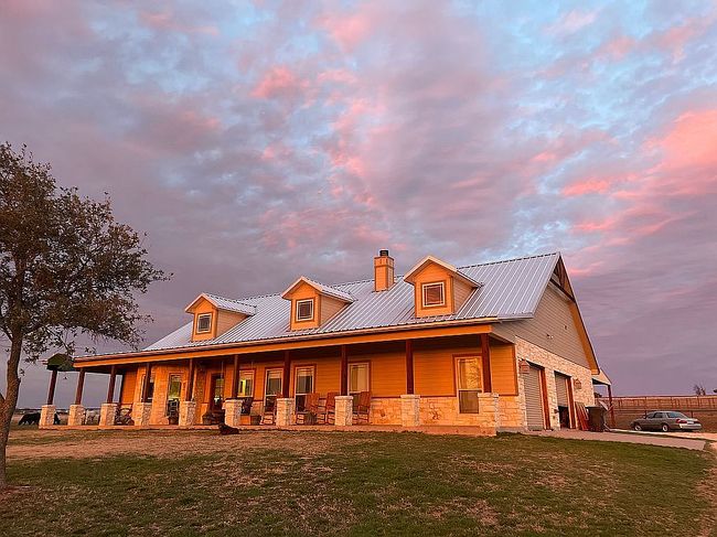 Photo of 8928 County Road 1232, Godley, TX