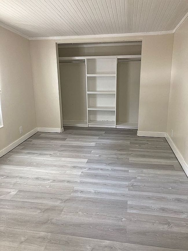 Preview of property located at 1005 50th Avenue Ter W