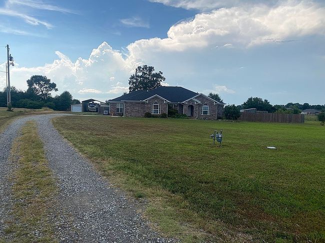 Photo of 16 Green Meadows Dr
