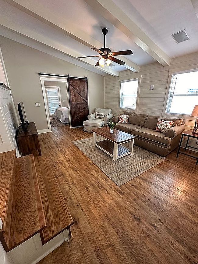 Additional photo 2 of property located at 1219 Thomas Dr #166