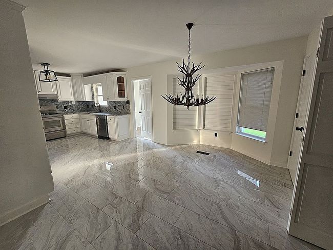 Additional photo 3 of property located at 213 Deer Run