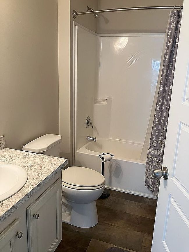 Image of 6480 Lake Breeze Dr