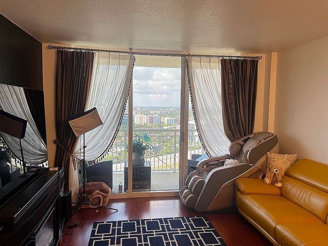 Photo of 19501 W Country Club Dr Apt 2605