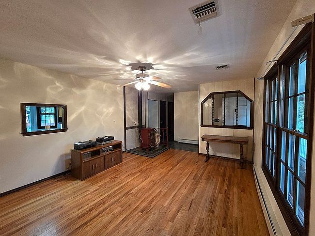 Image of 15 Beverly Ct