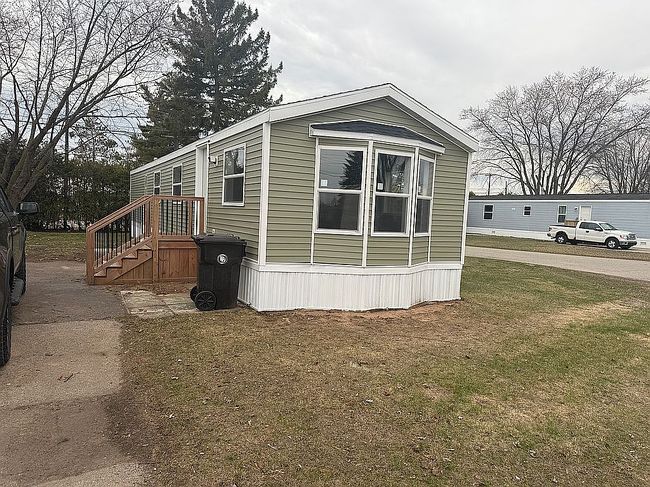 Image of 1401 N 23rd St Trailer 28