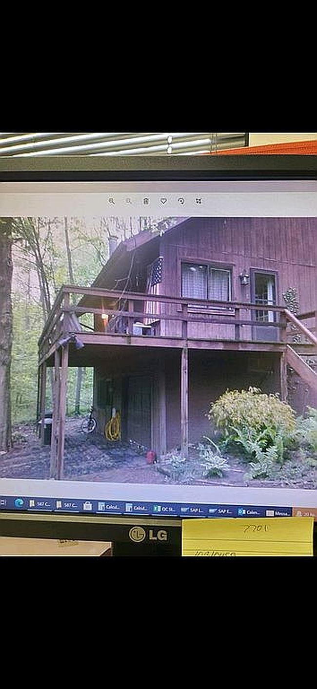 Photo of 587 Crabapple Dr, Howard, OH