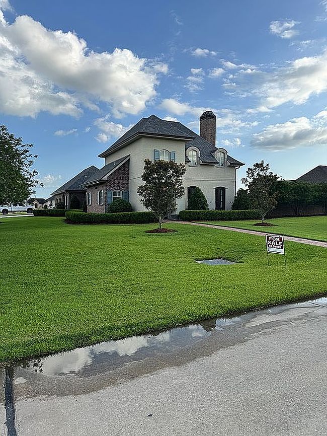 Image of 261 Westside Blvd