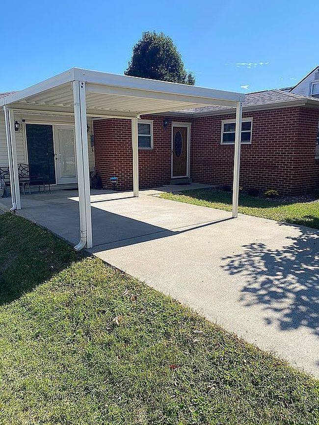 Additional photo 2 of property located at 2707 Campbell St