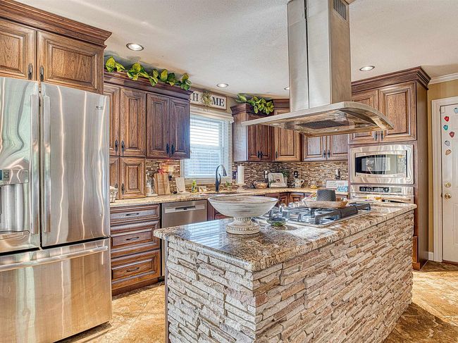 Additional photo 3 of property located at 1292 County Road 700 E