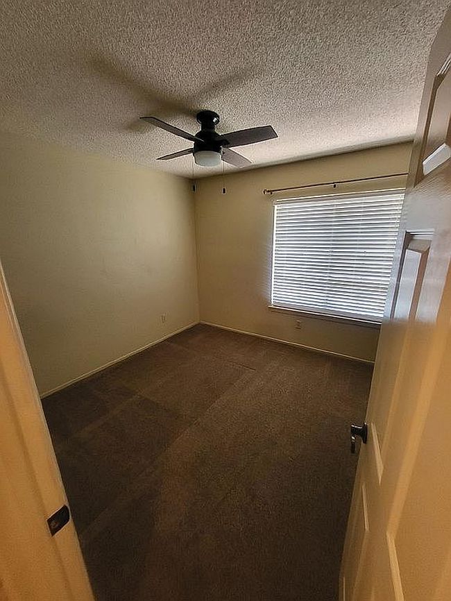 Photo of 12942 Maple Valley Rd, Victorville, CA