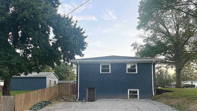 Photo of 1415 Mcelroy Dr, Boonville, IN