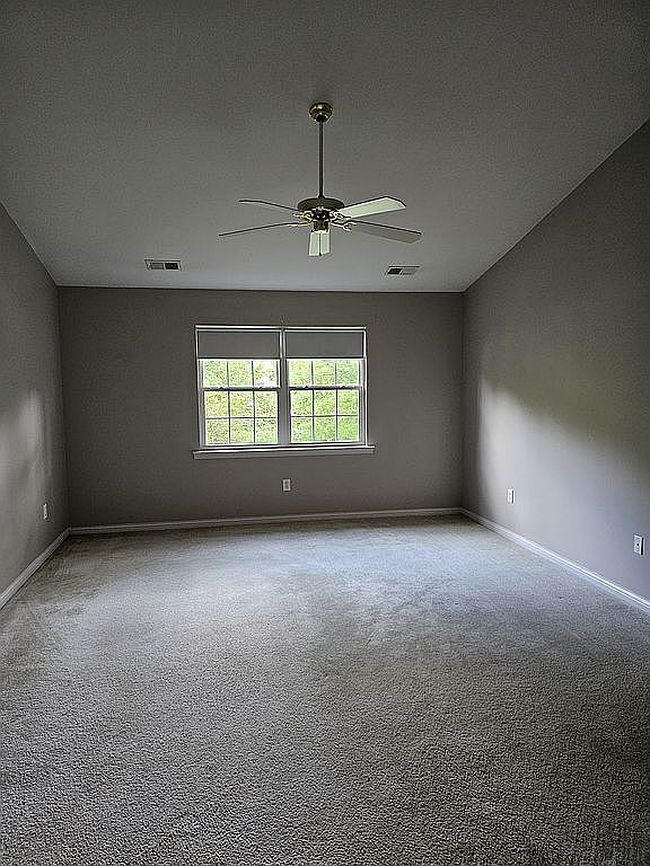 Photo of 2940 Summerfield Dr, Lexington, KY
