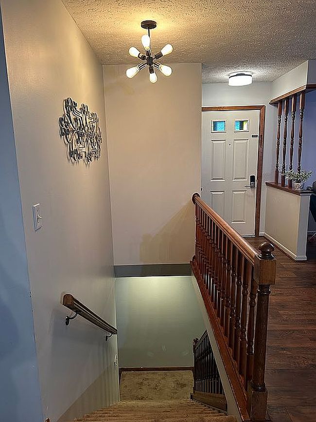Image of 580 E 1st St