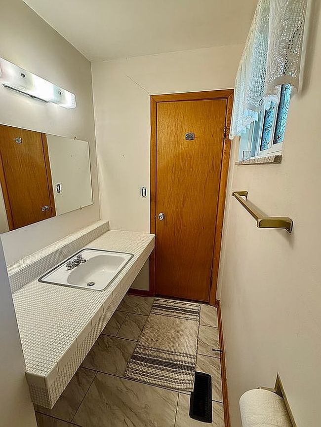 Image of 17 W Orchard Dr