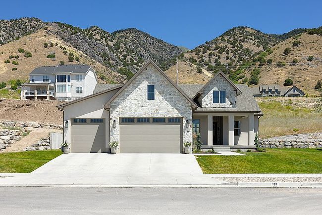 Photo of 128 N Sherwood Dr, Providence, UT