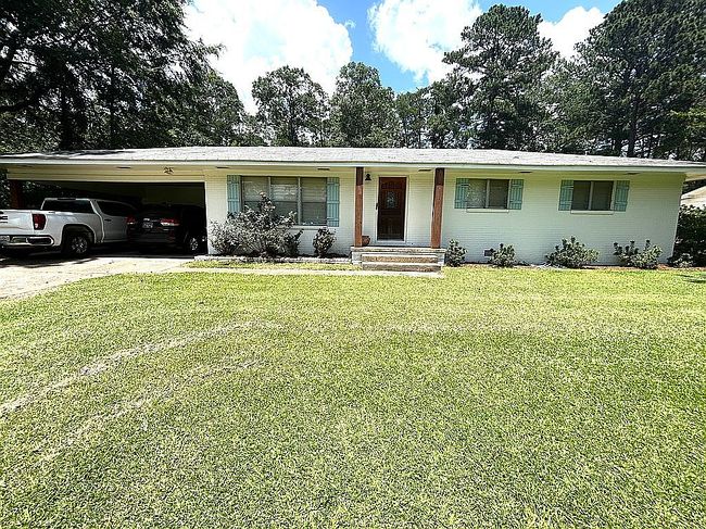 Photo of 115 E Sunset Dr, Brandon, MS