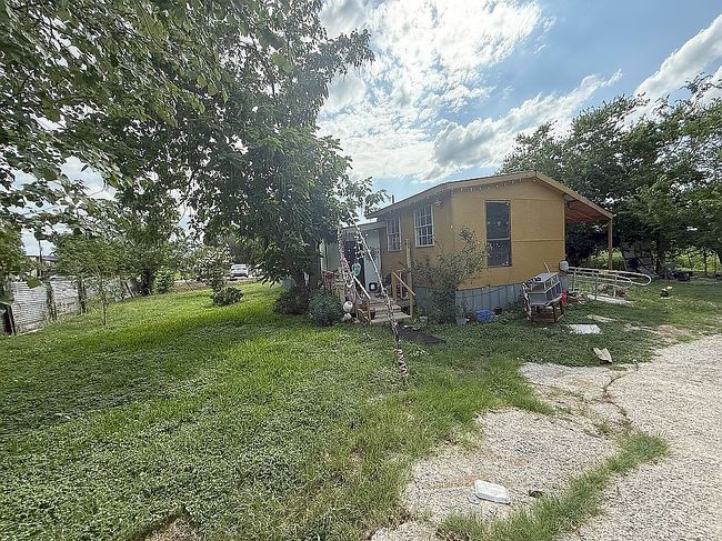 Photo of 1950 Ash St, San Marcos, TX