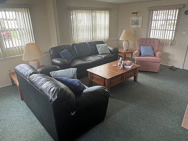 Image of 608 49th B Avenue Dr E