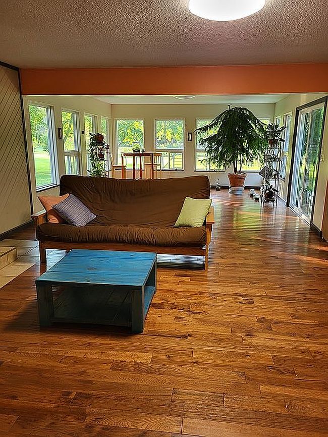 Photo of 1114 Hickory Rd, Sterling, IL