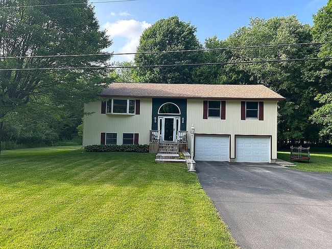 Photo of 2007 River Rd, Potsdam, NY