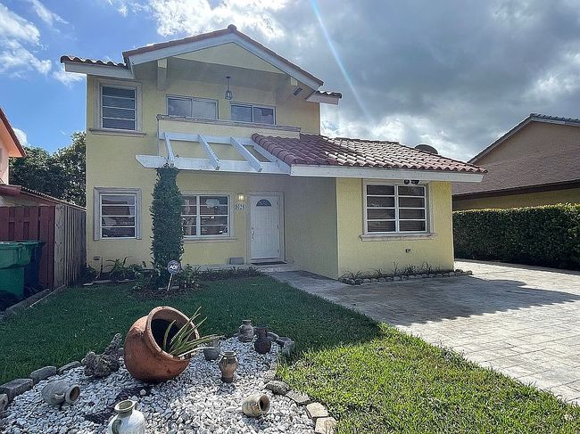 9028 Sw Grand Canal Dr, Miami, FL