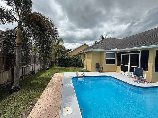 Photo of 524 Sw Crawfish Dr, Port Saint Lucie, FL