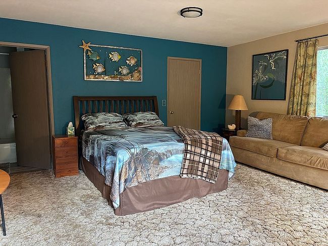 Photo of 249 Peninsula Dr, Westwood, CA