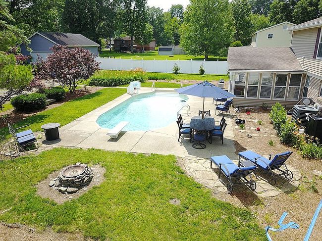 Photo of 831 Massachusetts Dr