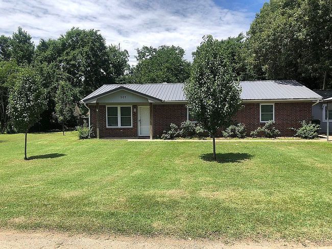 Photo of 503 Ne K St, Antlers, OK