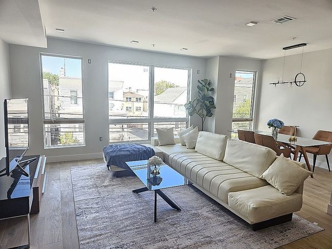 Photo of 99 Thorne St #2B