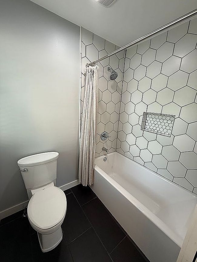 Image of 366 W Compromise St