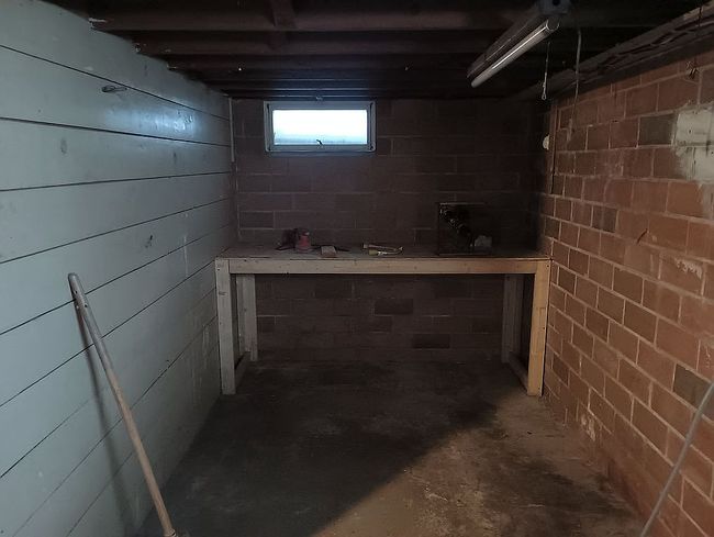 Image of 107 Adrian St S