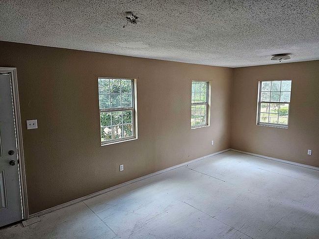 Photo of 1002 Lightsey Ln, Queen City, TX