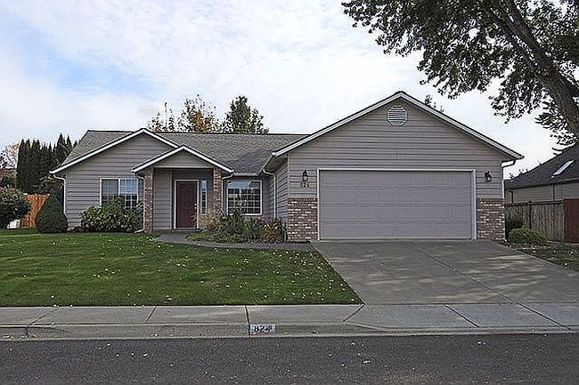 Photo of 824 Se Harvest Dr, College Place, WA