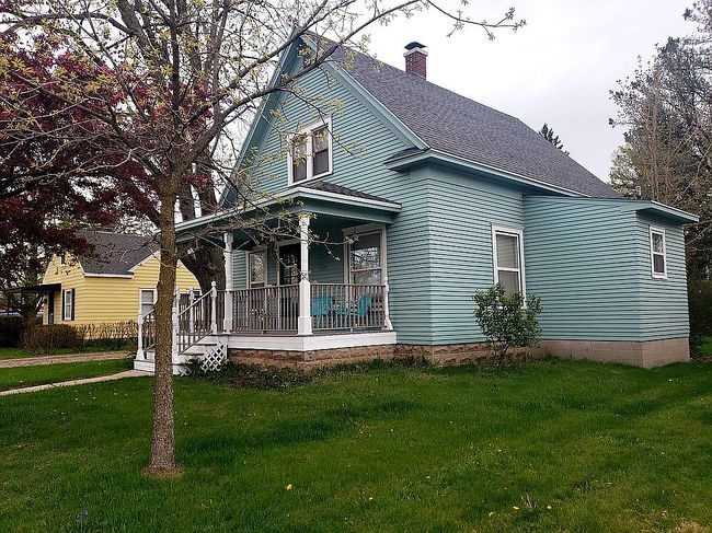 Image of 1028 W Grand River Ave