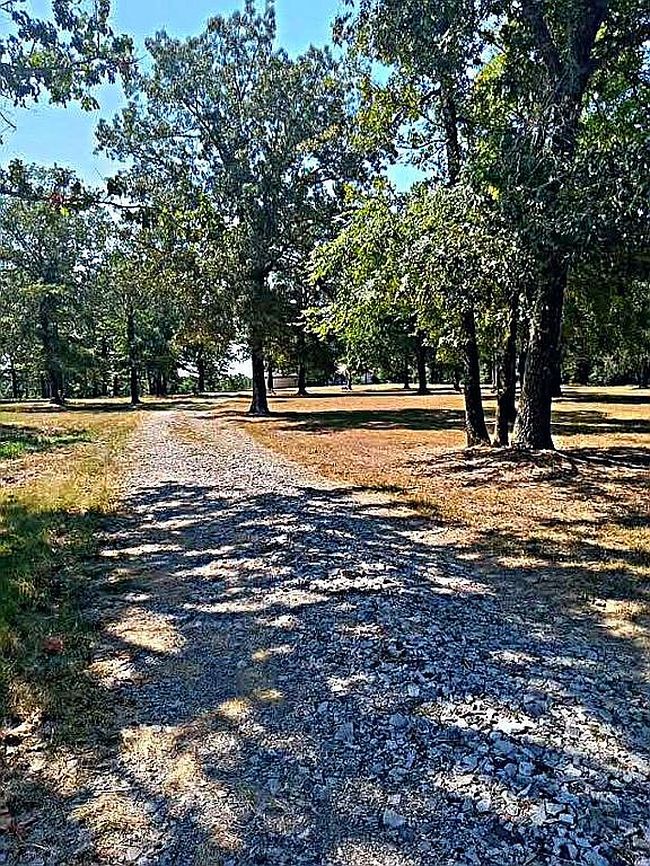 Photo of 690 Reaves Ave, Pocola, OK